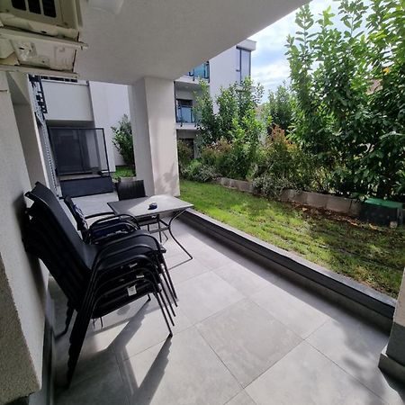 Apartament Superb In Regim Hotelier- Arad Plaza エクステリア 写真