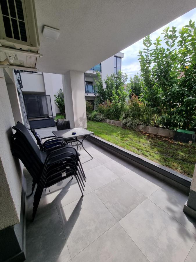 Apartament Superb In Regim Hotelier- Arad Plaza エクステリア 写真