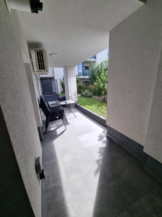Apartament Superb In Regim Hotelier- Arad Plaza エクステリア 写真
